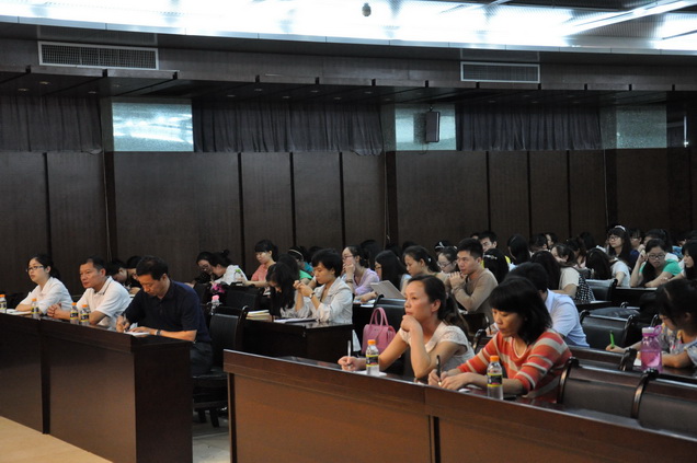 强综合素质，做魅力人师——上海师范大学谢利民教授来我校作学术报告（2） 