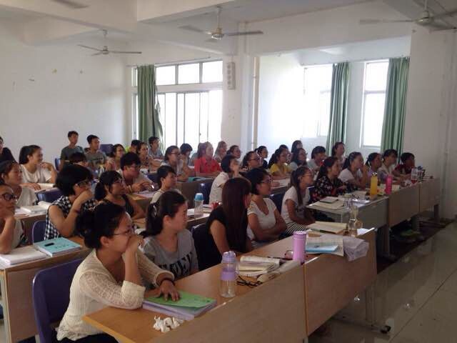 化学与化工学院深入开展文明礼仪养成活动-共