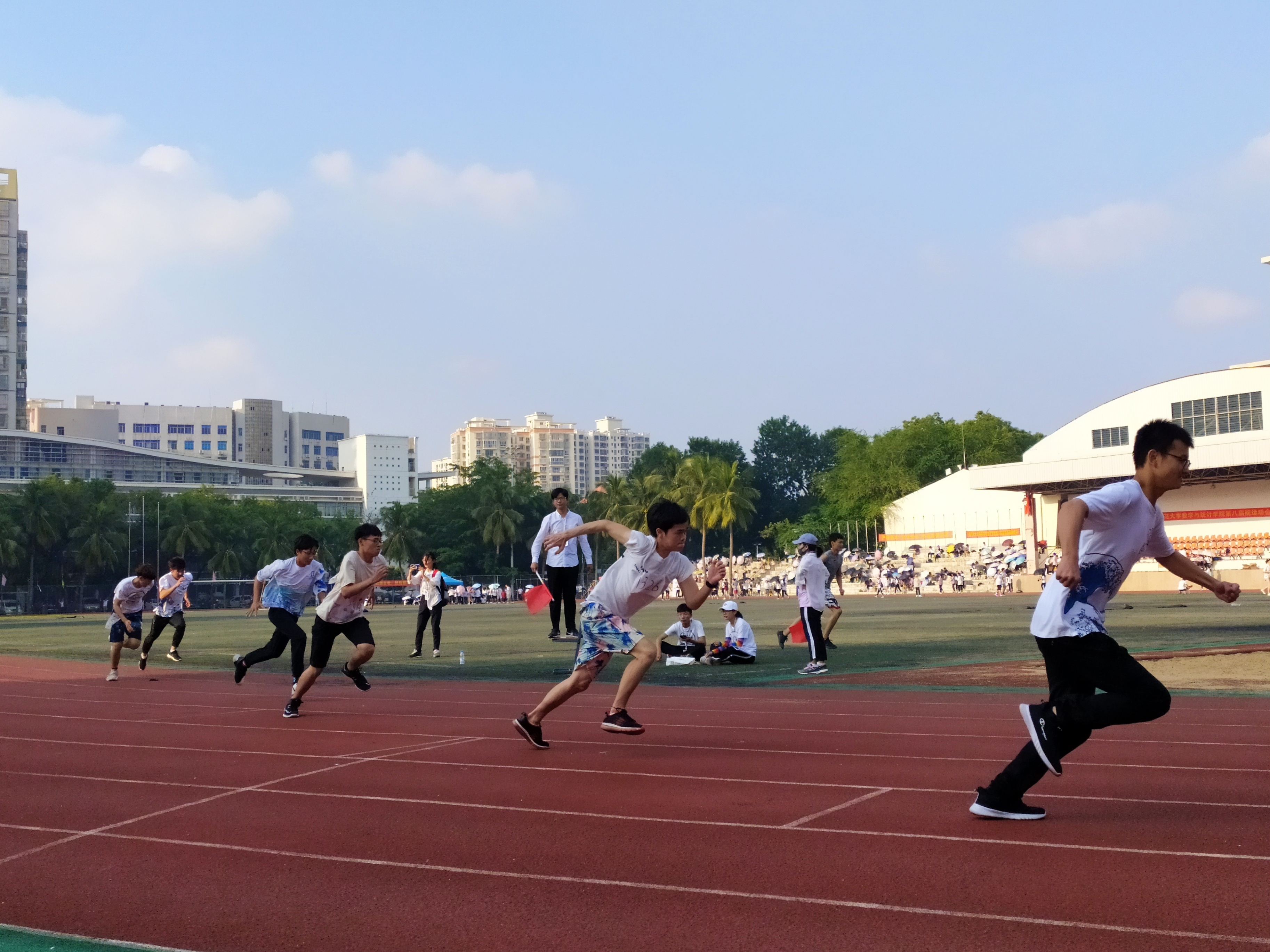 斗志昂扬,激情飞扬——记海南师范大学数学与统计学院第八届院运动会