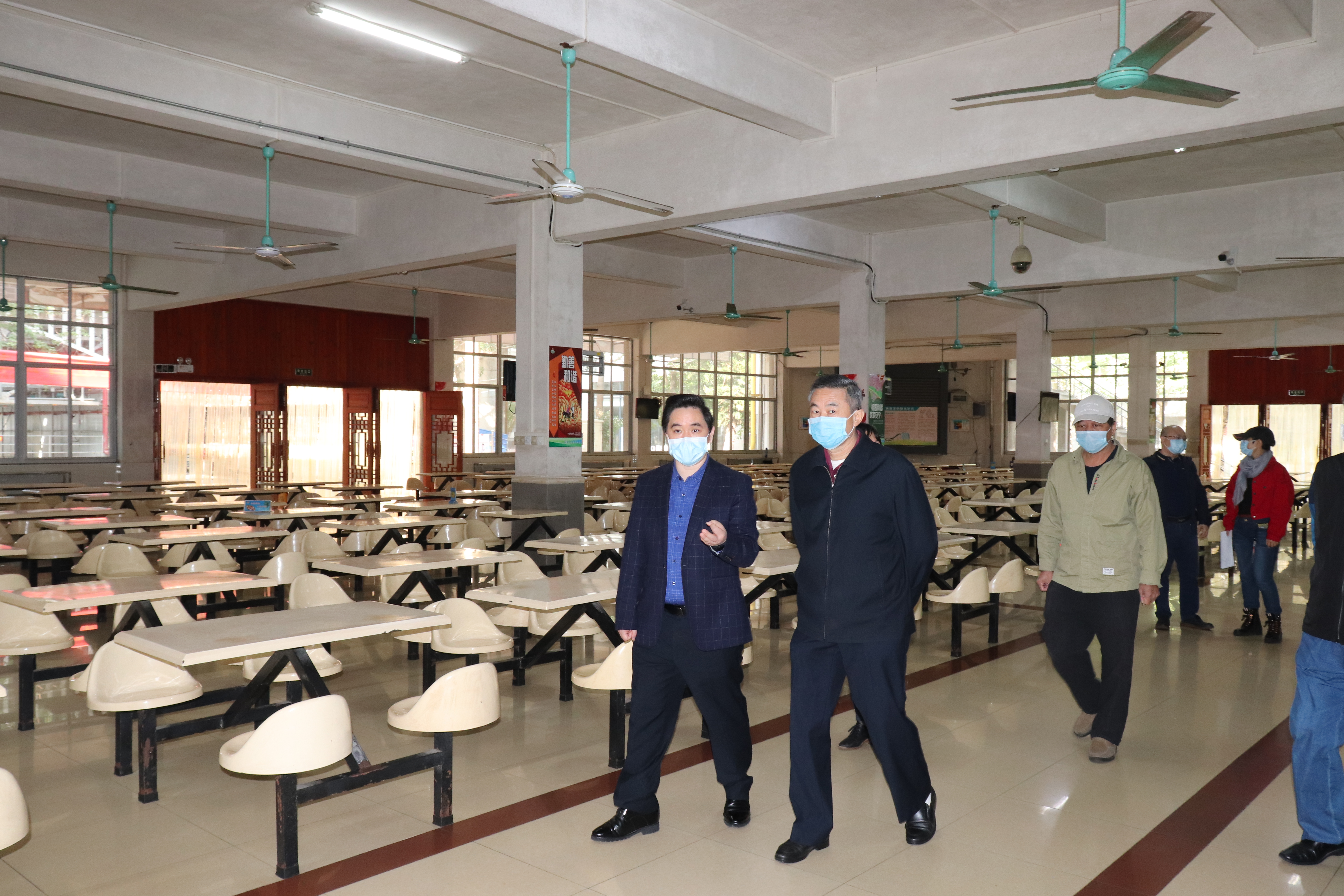 海南省教育廳黨委專職副書記呂治國到我校督導疫情防控工作