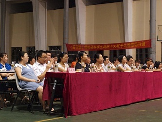 学院领导和老师观看